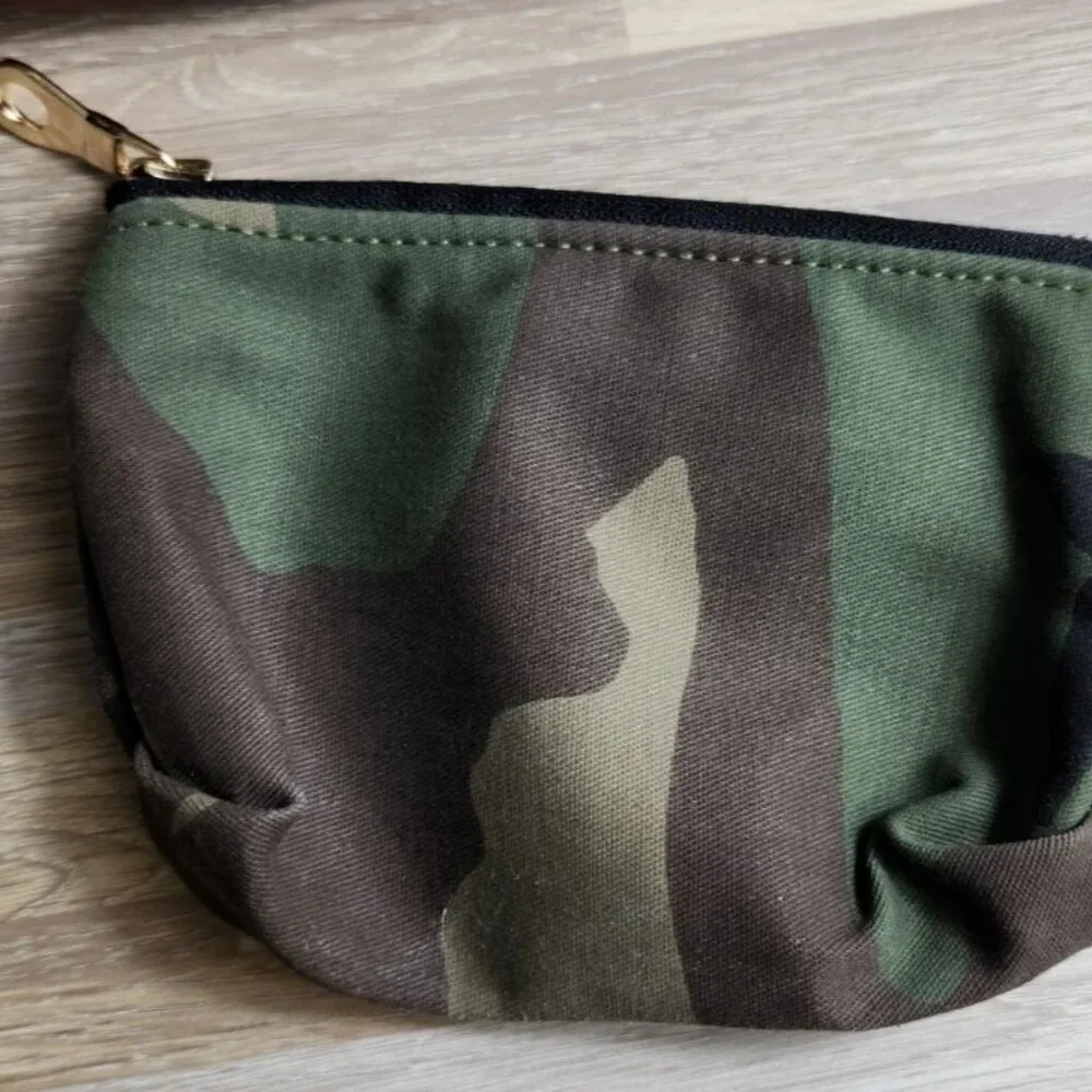 R. Riveter American Made Otto Camo Canvas Crossbody Handbag With Mini Coin Purse - Picture 5 of 16